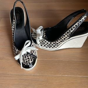 Coach Emilanna Wedges  Logo Tie top Y2K Patent Leather Toe Sling Back